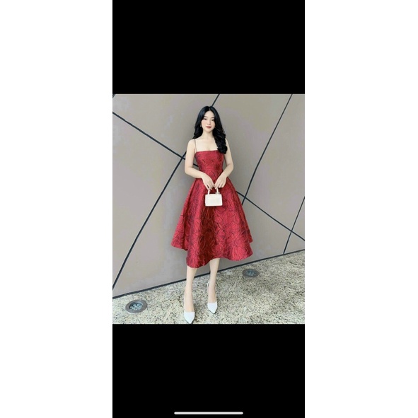 [8.8 Sales Freeship] Đầm nữ xòe 2 dây gấm tapda có mút ngực, đâm gấm đỏ họa tiết hoa nổi dáng dài đi tiệc sang trọng