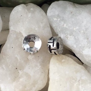 Charm Bạc Thái Khắc Hoa Văn Lớn