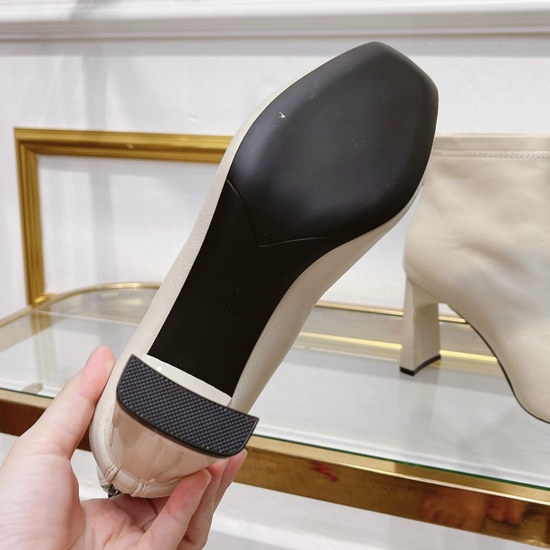 Bốt Da Miss Beney phom ôm