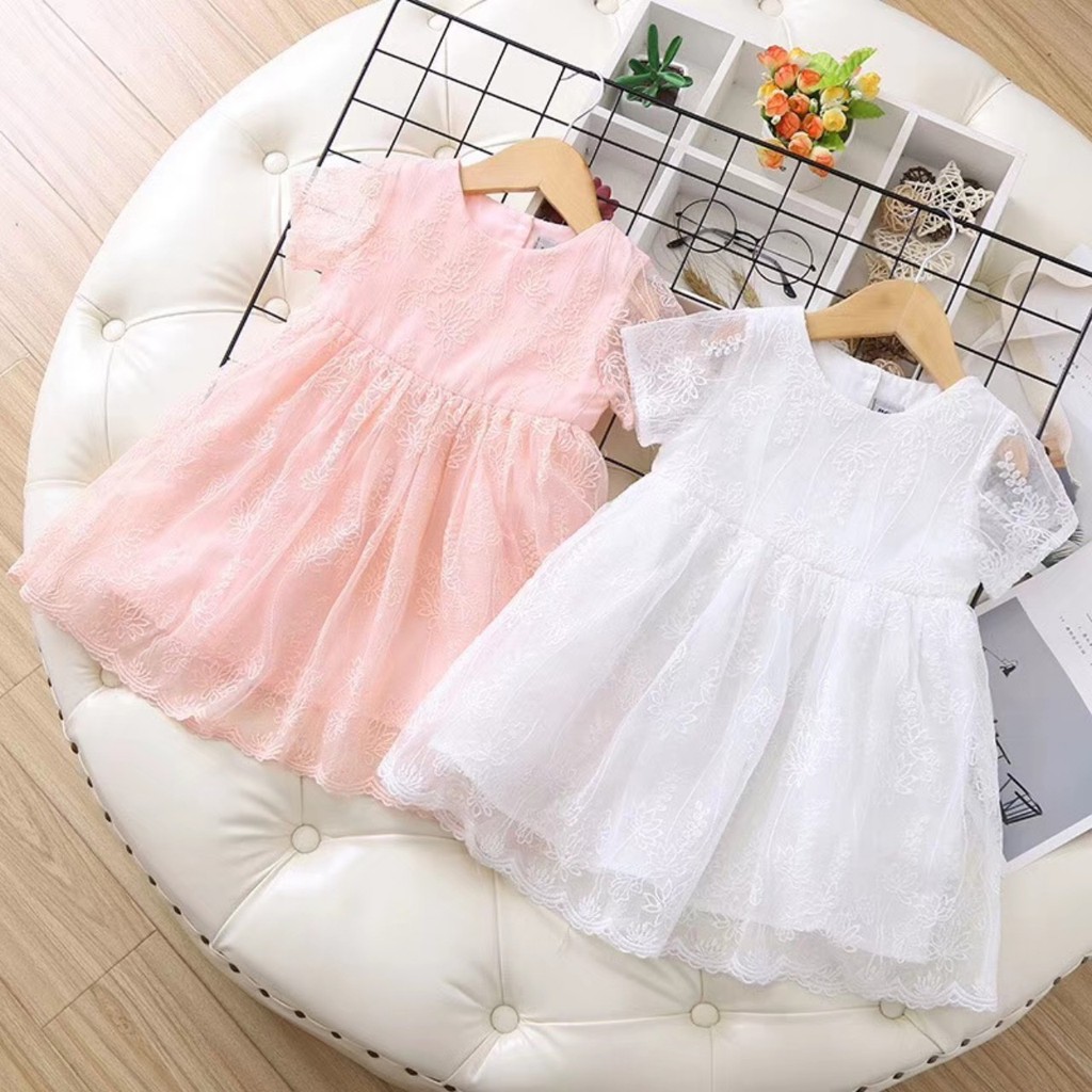 Váy hoa trắng hồng neat