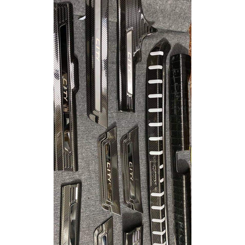 Bộ ốp chống Trầy Bước Chân Và Cốp Vân các bon Cho Honda City Form 2015 -2021