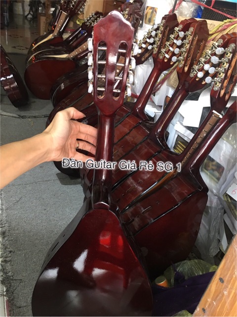 Đàn Mandolin có đúp hông