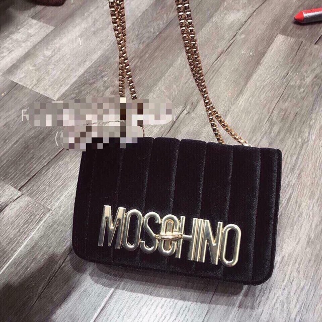 Túi Moschino nhung sang chảnh