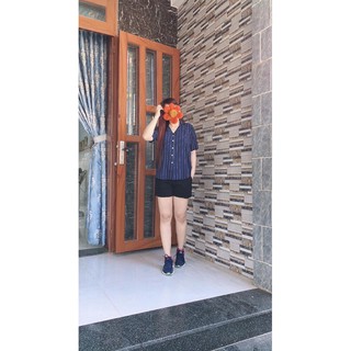 Sơ mi oversize xanh đen sọc trắng cổ vest