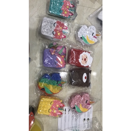 Túi đeo chéo pop it cho bé hình Noel (phiên bản giải tỏa căng thẳng- sz 12*10cm)