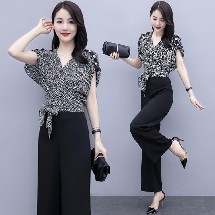 Set Đồ Bigsize Nữ - Bộ Áo Cổ V Tay Lửng Phối Họa Tiết Cách Điệu Mix Quần Dài Chất Xô Lụa Cao Cấp.