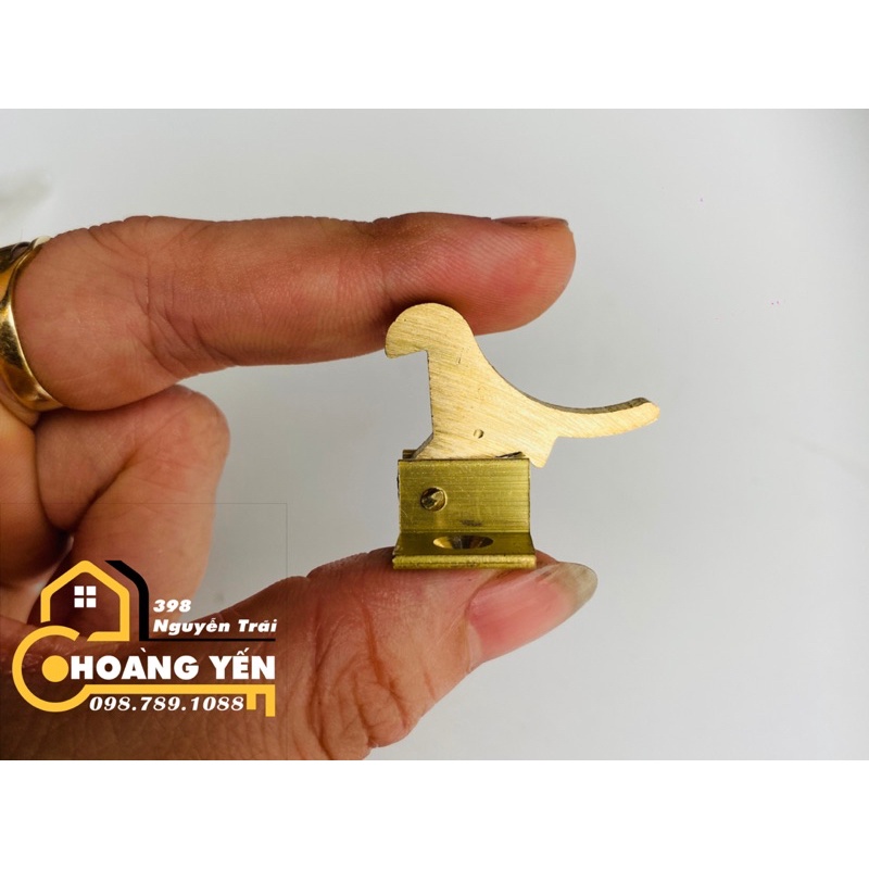 Mỏ cò đồng tủ gỗ, chốt cửa tủ gỗ bằng đồng có lò xo kèm vít đồng