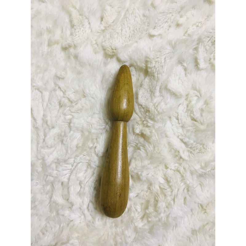 Cây mát xa bấm huyệt tay chân lưng kiểu thái, dùi ấn huyệt