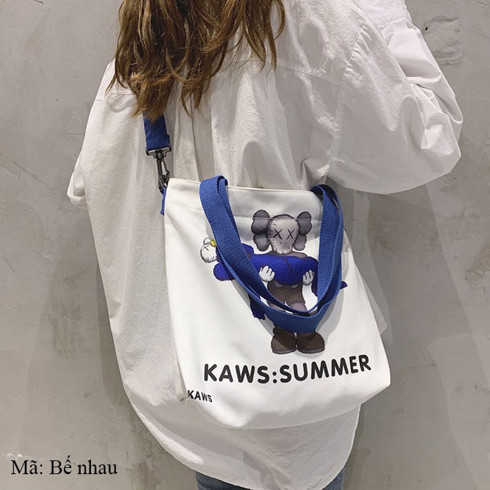 TÚI VẢI TOTE CÁC NHÂN VẬT KAWS SUMMER CỰC ĐẸP, ĐEO CHÉO VÀ XÁCH TIỆN DỤNG