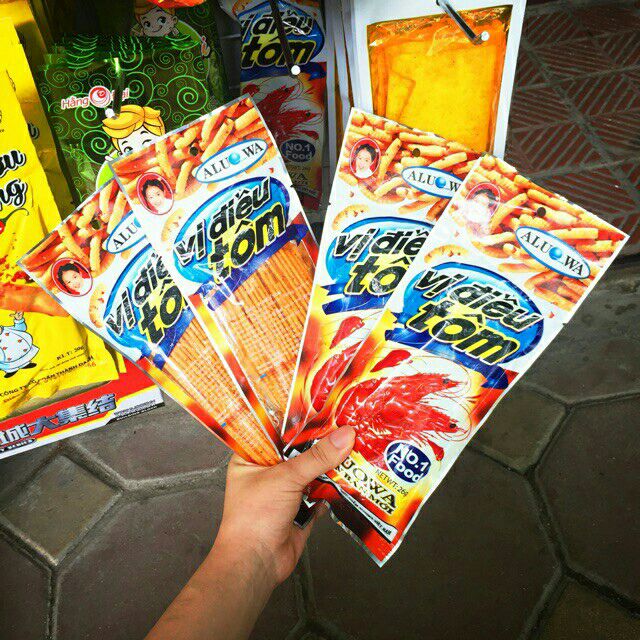 2 gói snack vị tôm điều