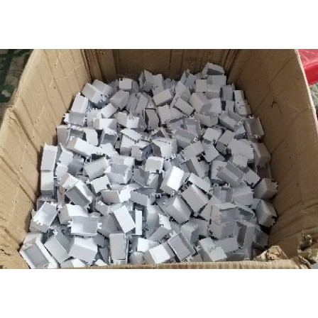 BOX NHỰA MINI 27*21*18mm KW5