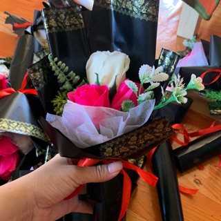 Bó hoa hồng sáp 3 bông phối