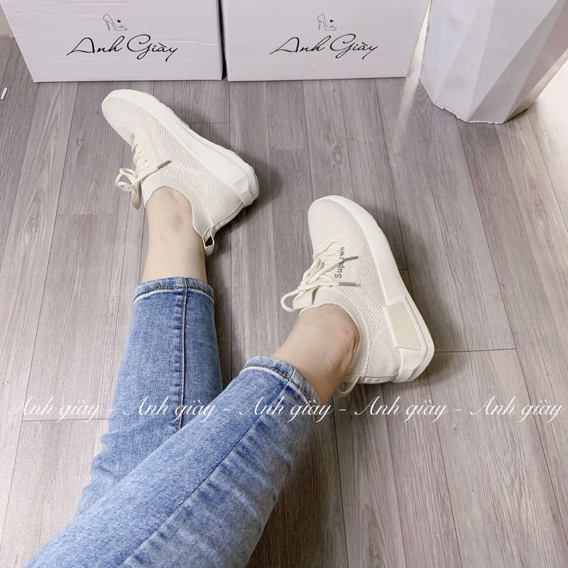 TT25 - Giày thể thao nữ siêu nhẹ chun lưới nâng đế 3p , 2 màu đen kem phù hợp đi tập , thể dục, đi chơi, du lịch