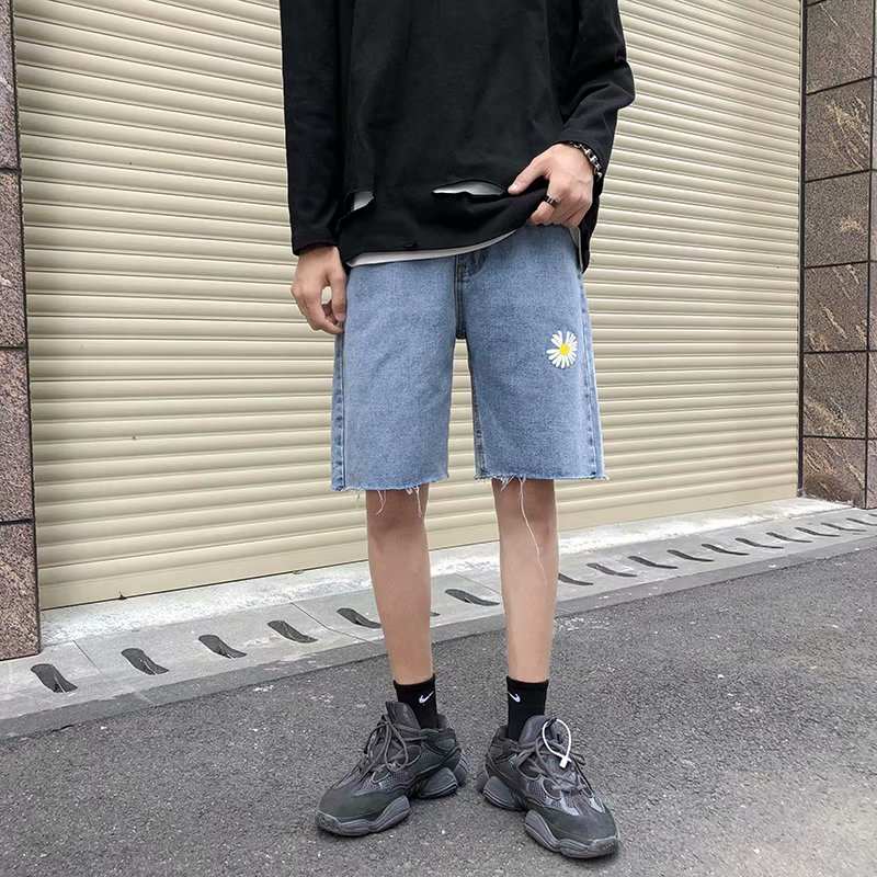 Quần short denim thêu hoa cúc trẻ trung cho nam