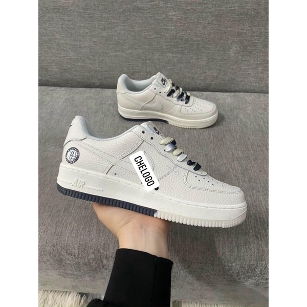 Giày N.ike bò sữa