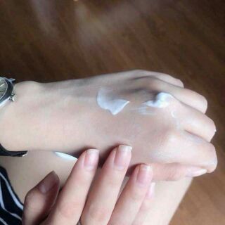 KEM BODY ALPHA ARBUTIN