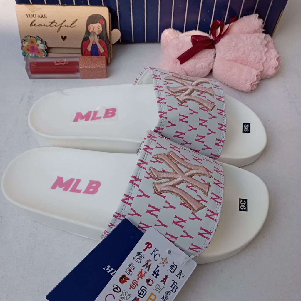 [FREESHIP + Tặng hộp] Dép Unisex MLB NY Hồng Chữ Thêu Nổi Êm Chân  Dép NY Quai Ngang Nam Nữ