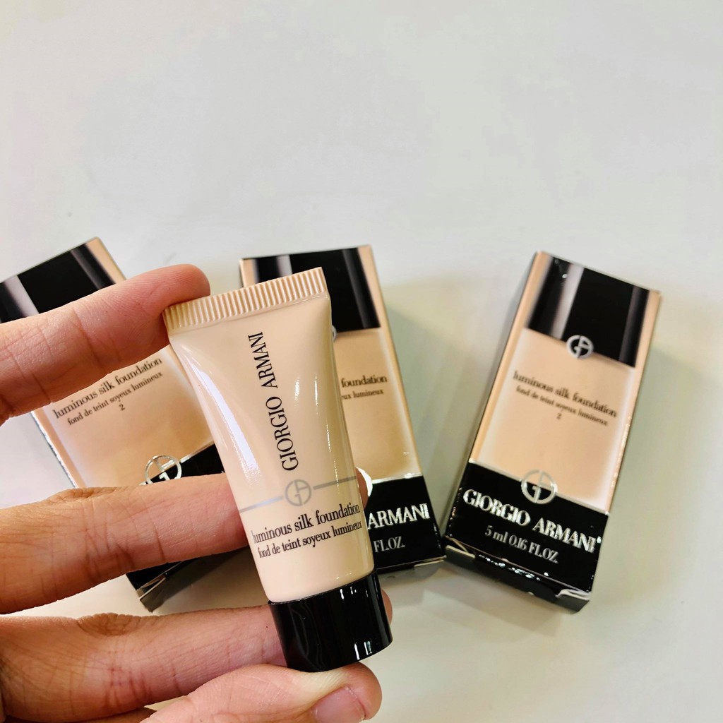 Kem Nền Cao Cấp Giorgio Armani Luminous Silk Foundation 5ml | BigBuy360 - bigbuy360.vn