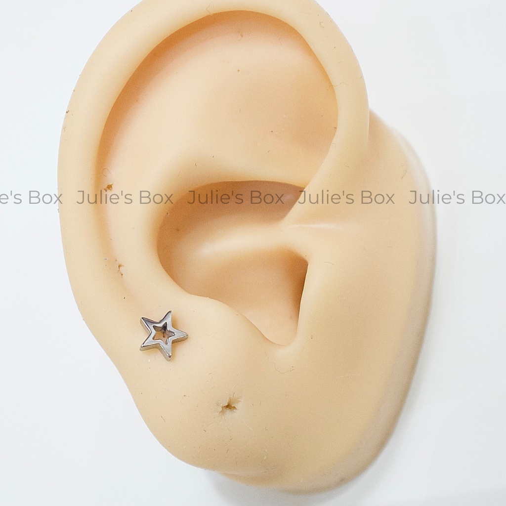 [1 Chiếc] Khuyên tai Unisex Ngôi Sao Rỗng Nhỏ Màu Bạc Titan Không Gỉ Sét Không Ngứa Không Đen Julies Box 66