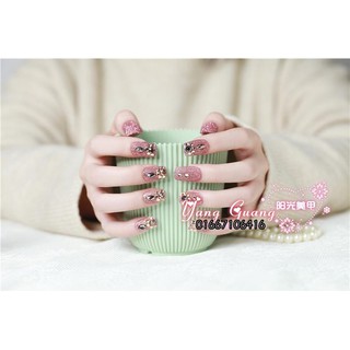Móng giả các mẫu màu đỏ và tím