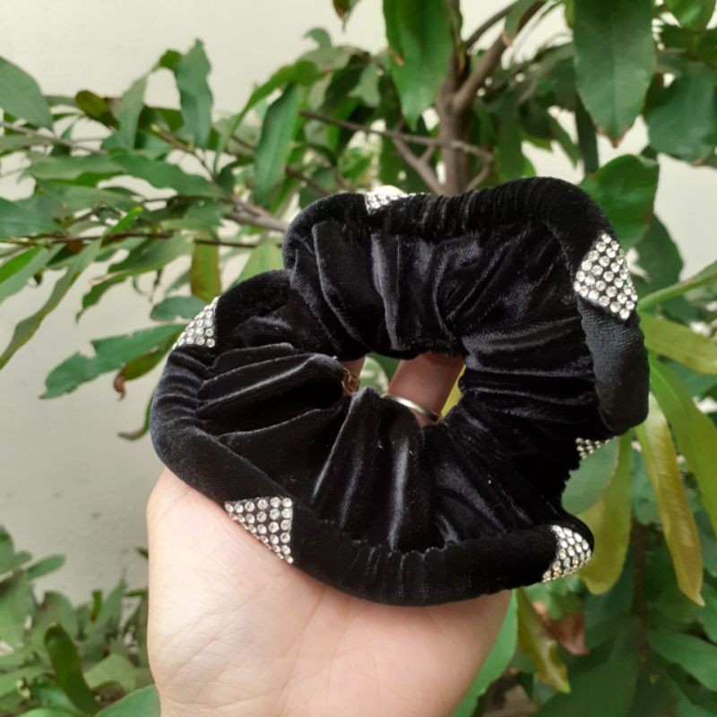 Cột tóc vải nhung đính hạt kiểu siêu xinh