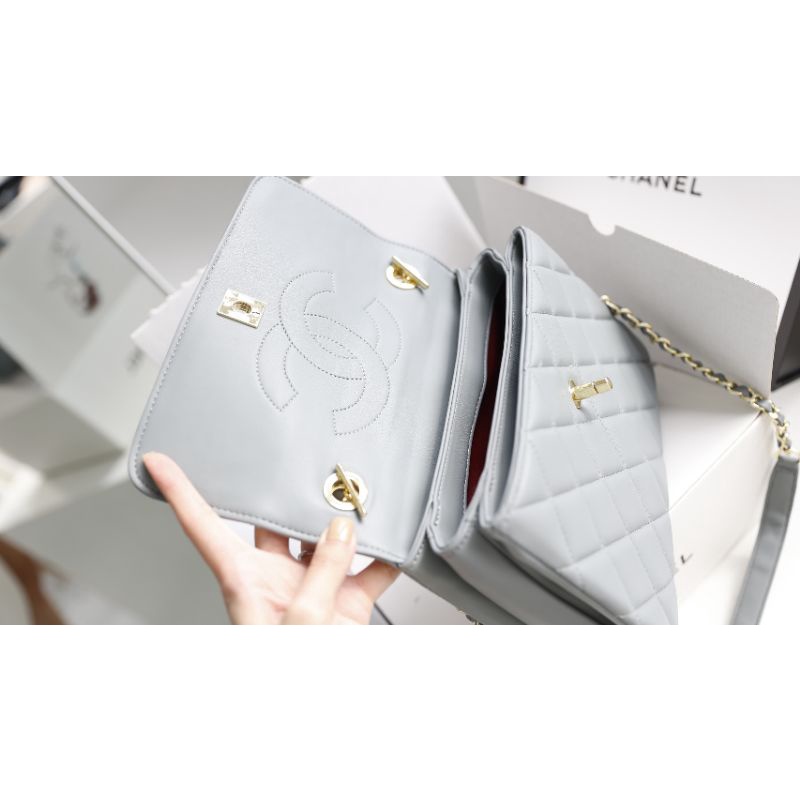 Túi xách nữ TRENDY bản trám nhỏ sz24cm bên trong 3 ngăn lót da đỏ kèm code chip fullbox vip 2 lớp nguyên seal kèm bill