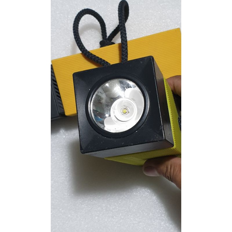 loa blutooth tích hợp đèn pin siêu sáng emethyst CP1
