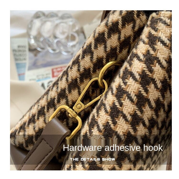 Túi đeo chéo kiểu vuông nhỏ phối xích thời trang phong cách xuân thu cho nữ