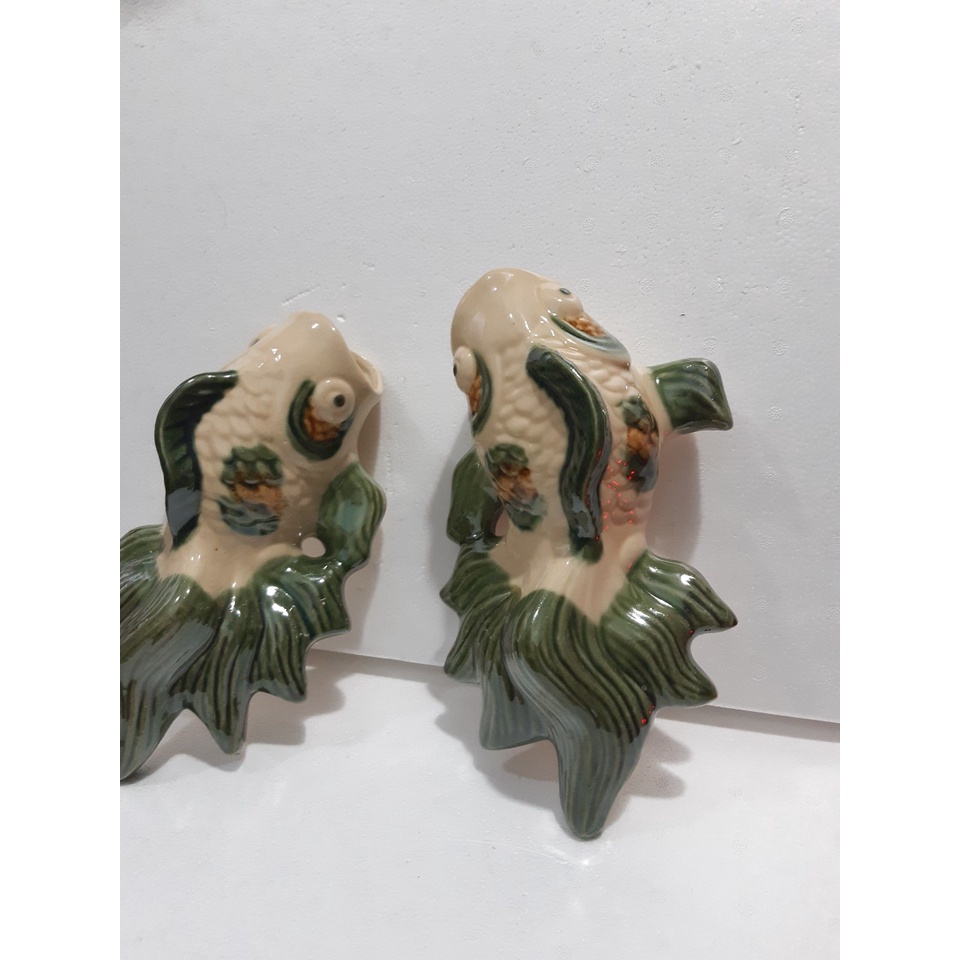 Bình hoa, chậu cá treo tường men trắng xanh 2 con