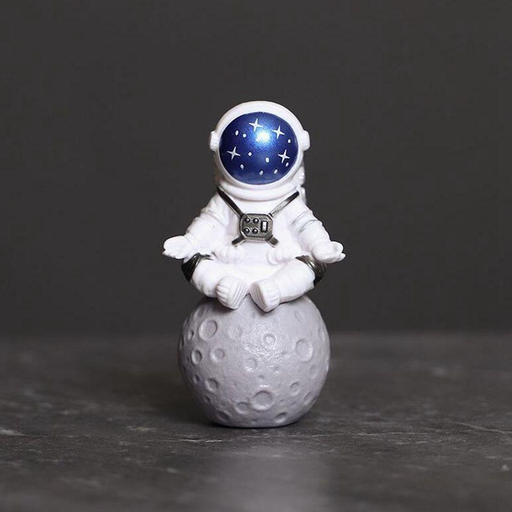 Mô Hình Phi Hành Gia Mặt Trăng Mini Bằng Nhựa Resin Để Bàn Trang Trí