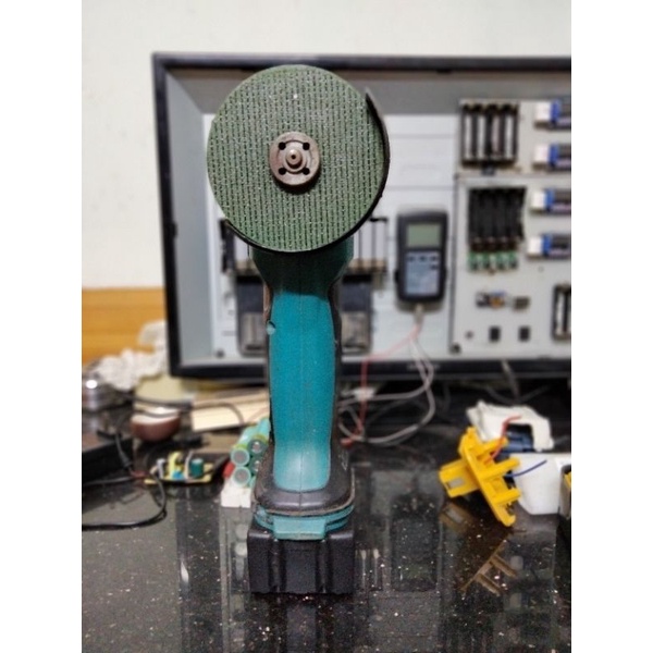 máy mài góc pin Makita GA402D bãi. 18v .fun bộ(1máy, +1pin 6AH xả 60A,+1 sạc adapter)