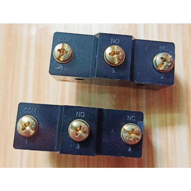 Công tắc hành trình Z-15GD-B