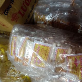 1 gói 7 chiếc kẹo hình điếu thuốc