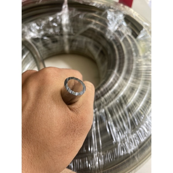 Ống nước chống gập F10 - F12 màu trong đen