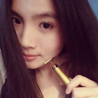 Máy massage nâng cơ mặt