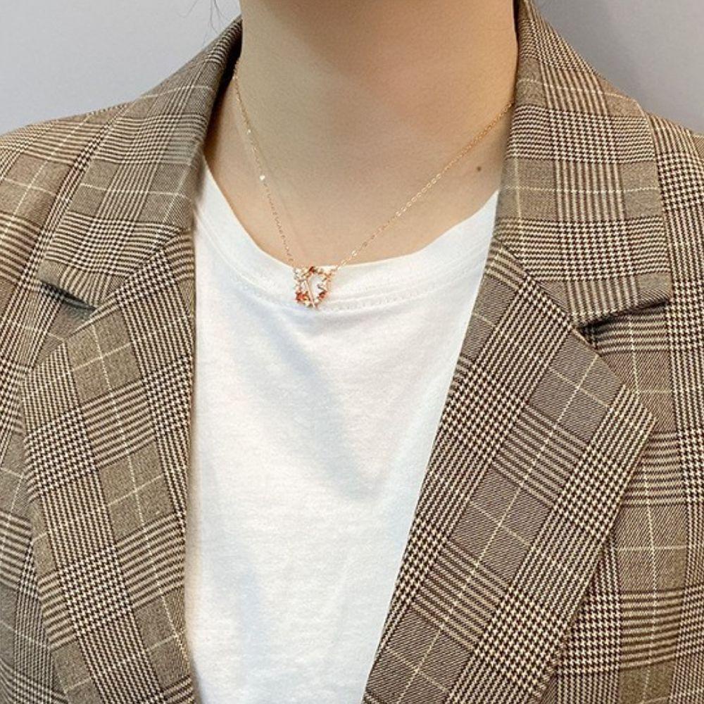 Vòng cổ Mặt Hình Nón Phân Loại Phim JARRED