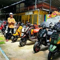 Vespa Alan Ho