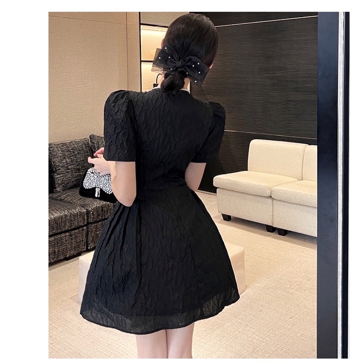 Đầm Váy Liền Nữ Vải Xốp Dày Màu Xanh Lá Thiết Kế Tay Bồng Dáng Xòe Gắn Hạt Ngọc Nhựa Phù Hợp Ăn Tiệc Cưới Du Lịch Kỉ Yếu