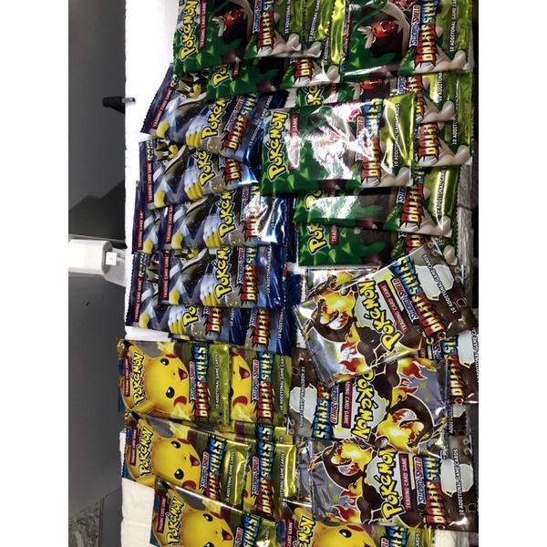 Hộp Thẻ Bài Pokemon GX VIP 2022