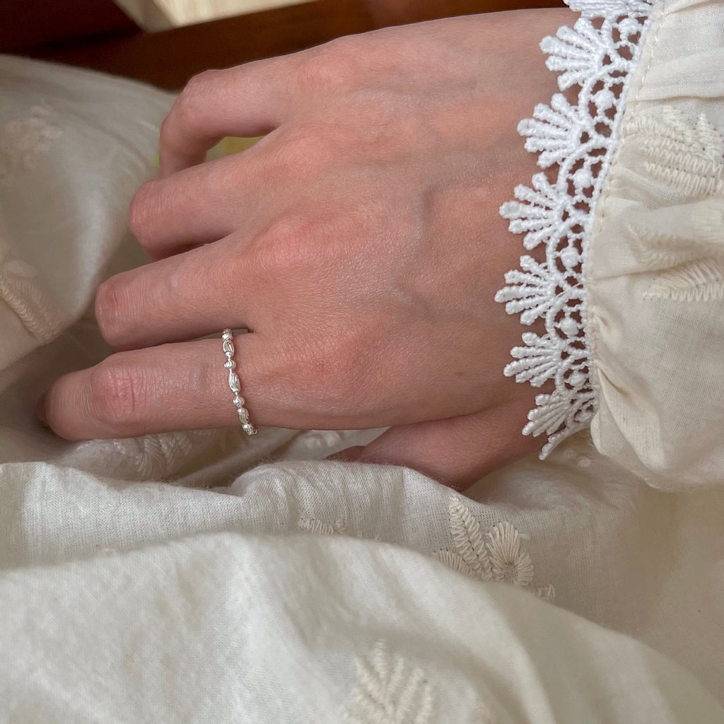 Nhẫn bạc đính đá thời trang dành cho nữ