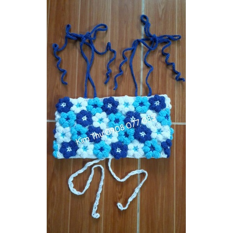 Áo đính hoa móc len