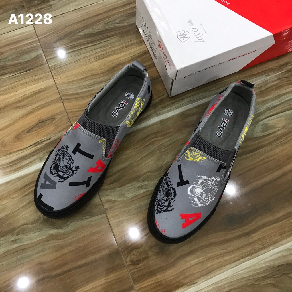 Giày lười eiyo chính hãng (sale size 39)