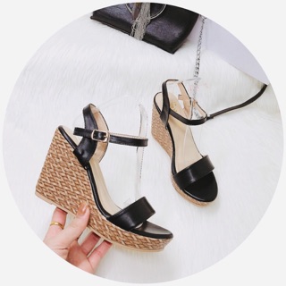 Dép quai hậu đế xuồng