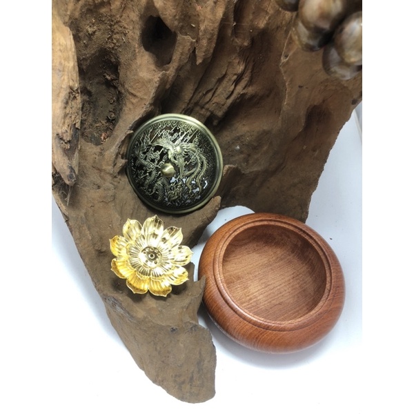 Lư xông trầm gỗ hương rộng 11,5 cm cao 7 cm - nắp rồng phượng - đế sen vàng