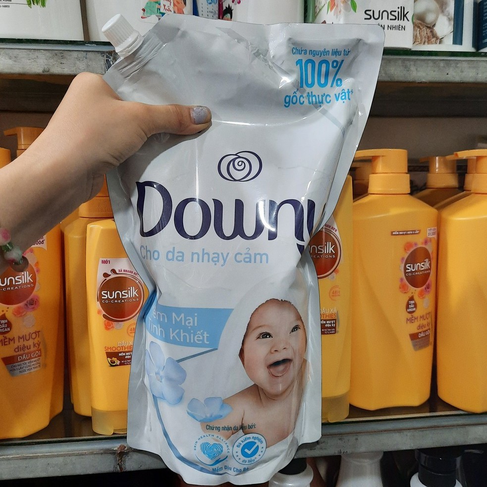 Nước Xả Vải Downy Dịu Nhẹ Dạng Túi 1,45 lít cho da nhạy cảm