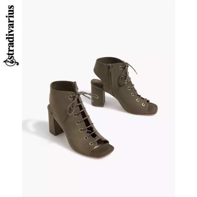 Giày boot Stradivarius