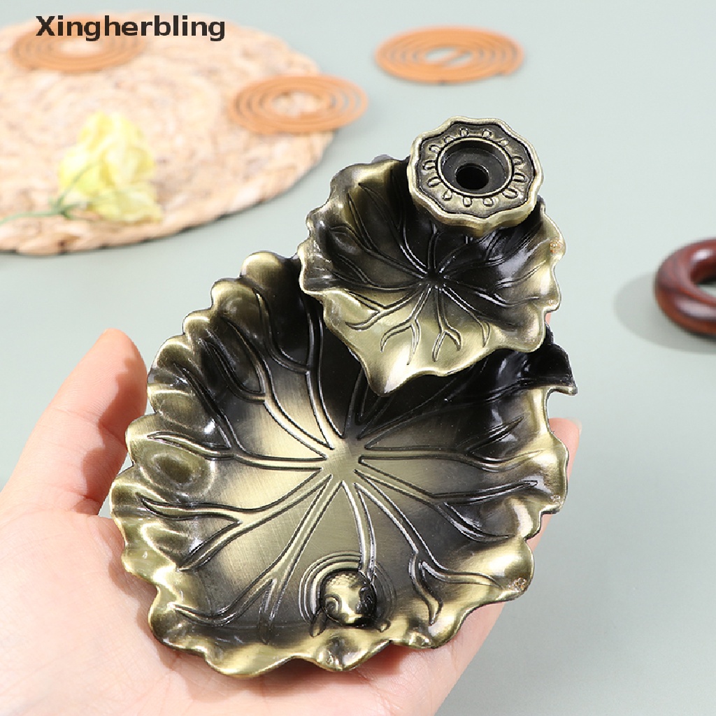 Thác khói trầm hương hình lá sen
