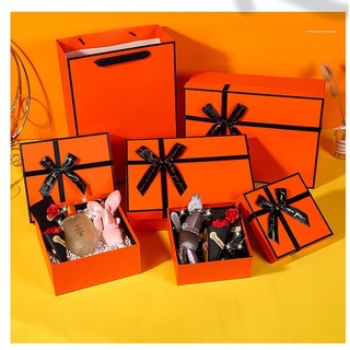 Hộp đựng quà tặng màu đen kèm nơ sang trọng