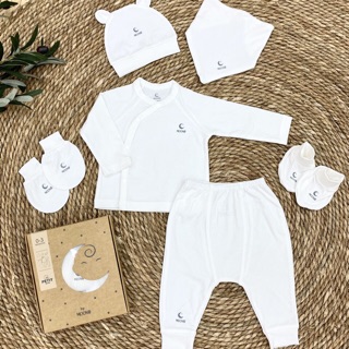 Sét quà sơ sinh moon cao cấp cho bé