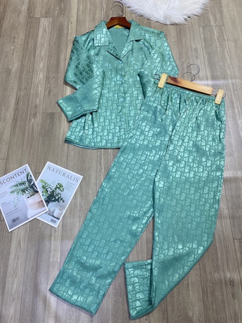 Đồ Bộ Pịama Tay Dài Quần Dài Lụa Gấm Hình Tim - Chữ | BigBuy360 - bigbuy360.vn